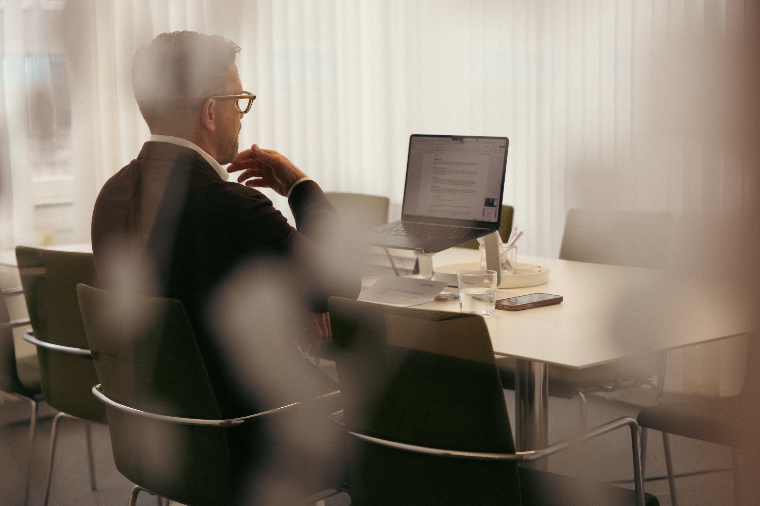 Salesgroup_1_webb-043